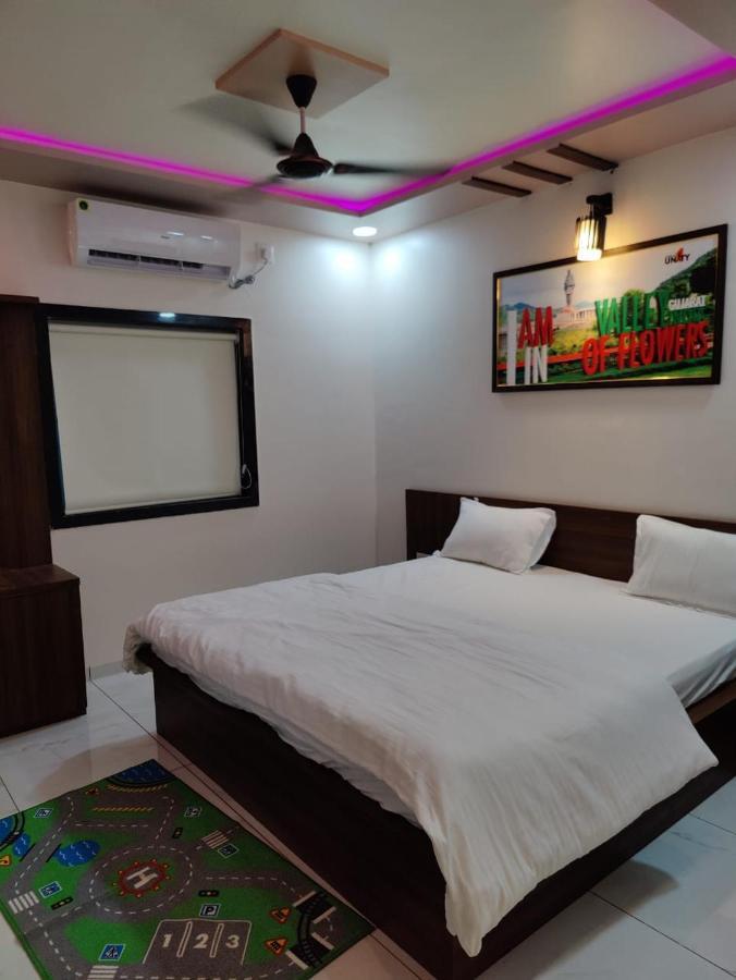 Hotel Sardar Rooms Garudeshwar エクステリア 写真