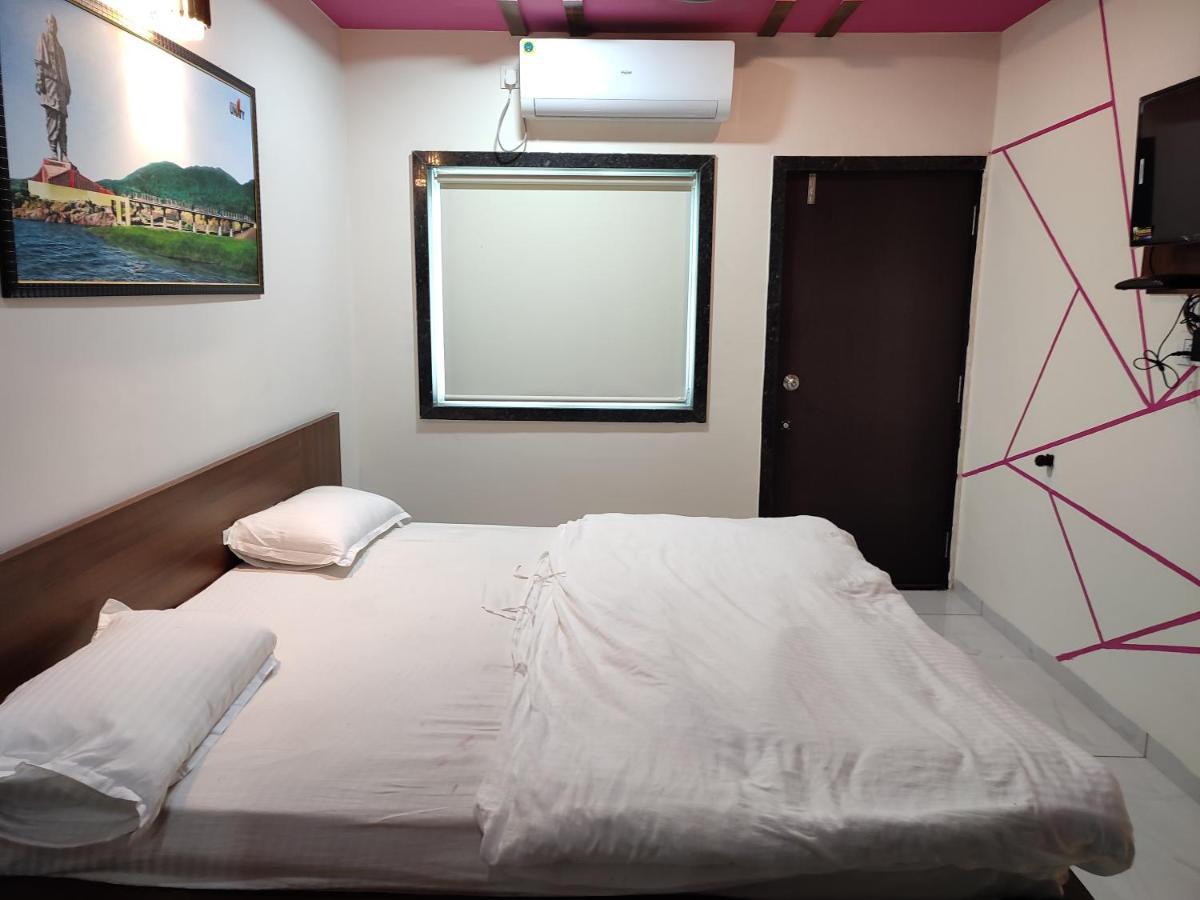 Hotel Sardar Rooms Garudeshwar エクステリア 写真