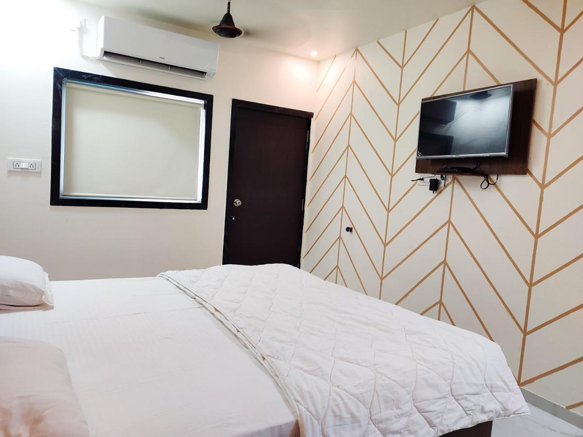Hotel Sardar Rooms Garudeshwar エクステリア 写真