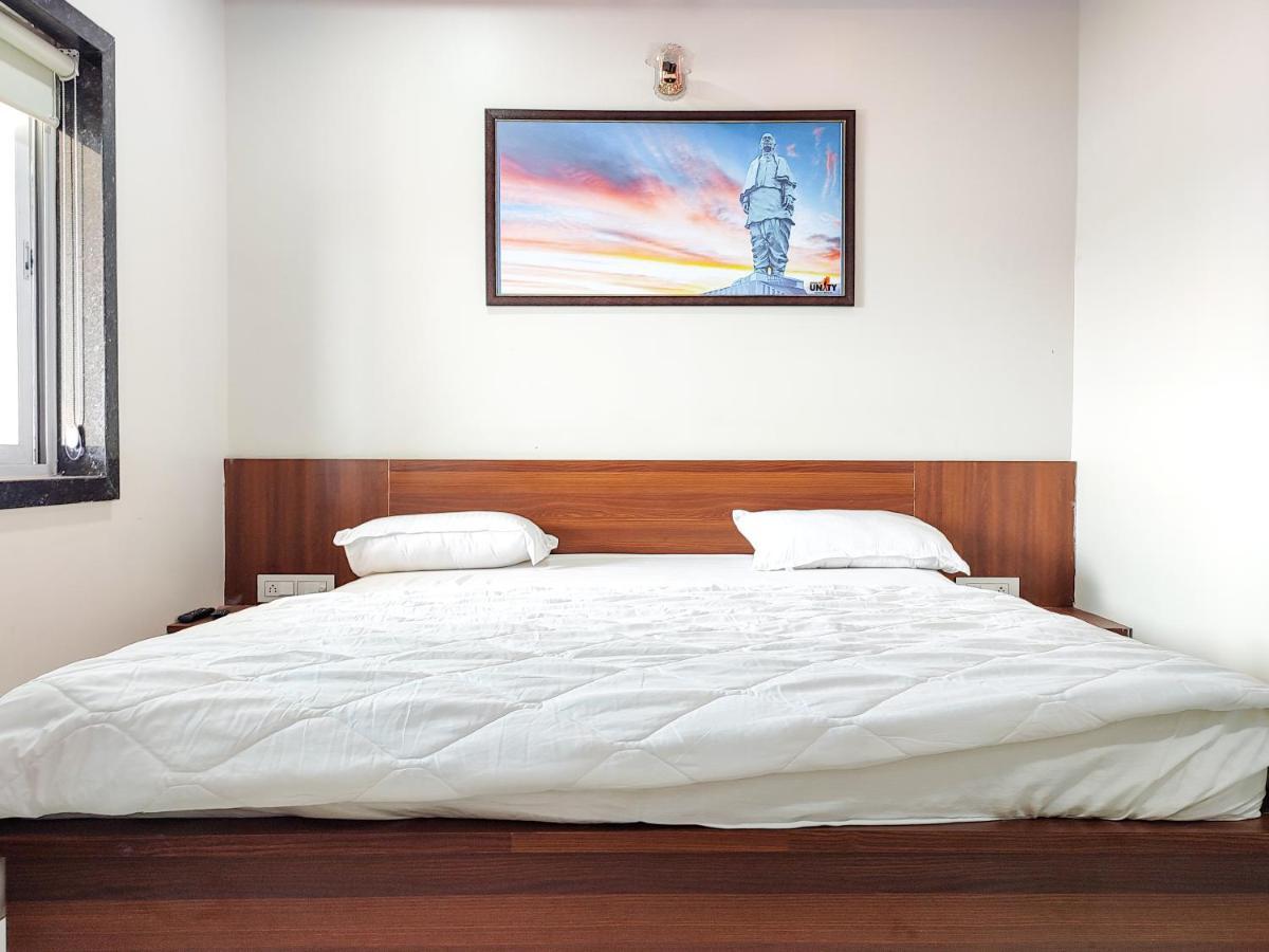 Hotel Sardar Rooms Garudeshwar エクステリア 写真